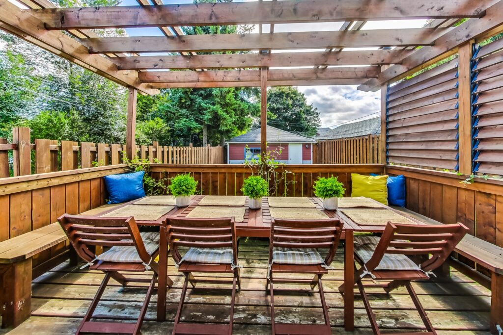 Photo of 527 Davisville Ave
