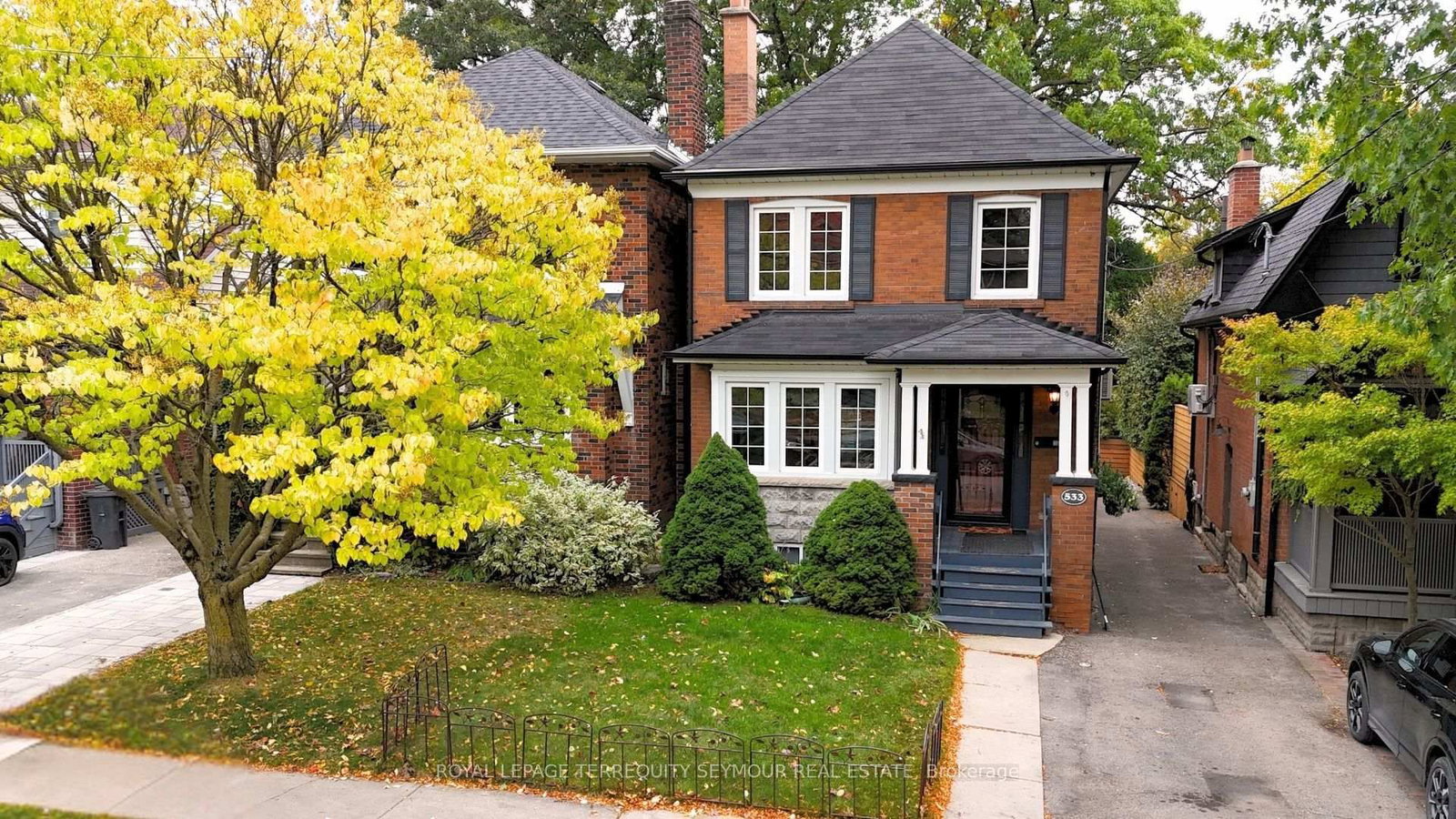 533 Hillsdale Ave E in Davisville Village, photo 1 of 32
