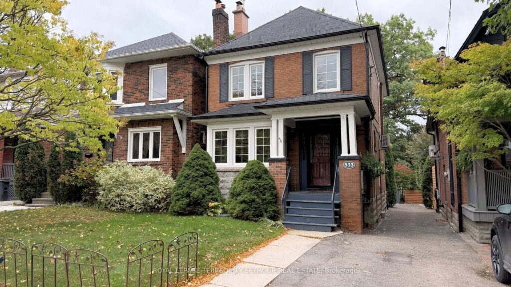 533 Hillsdale Ave E in Davisville Village, photo 2 of 32