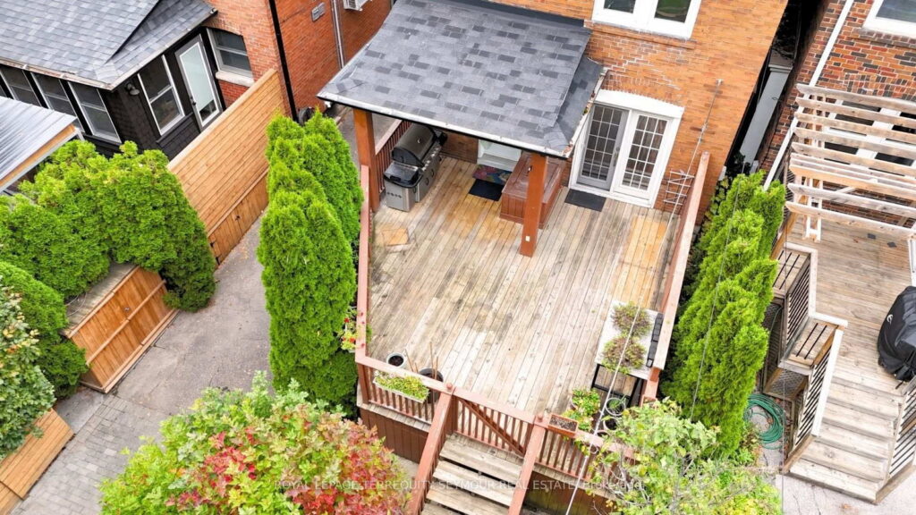 533 Hillsdale Ave E in Davisville Village, photo 25 of 32