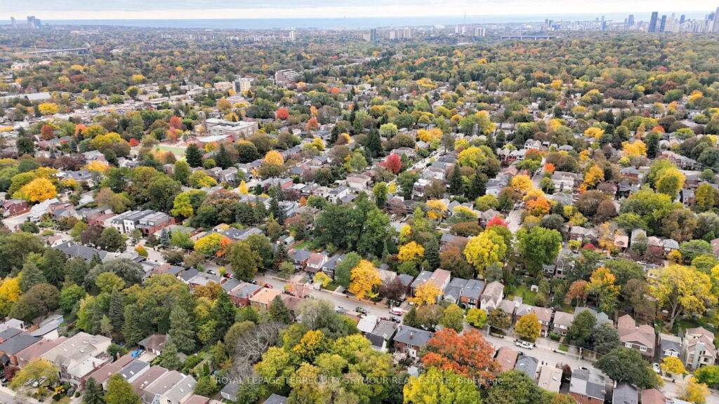 533 Hillsdale Ave E in Davisville Village, photo 32 of 32
