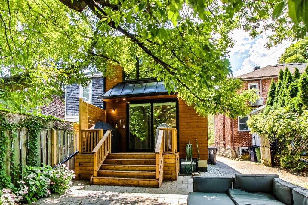 Photo of 580 Merton St