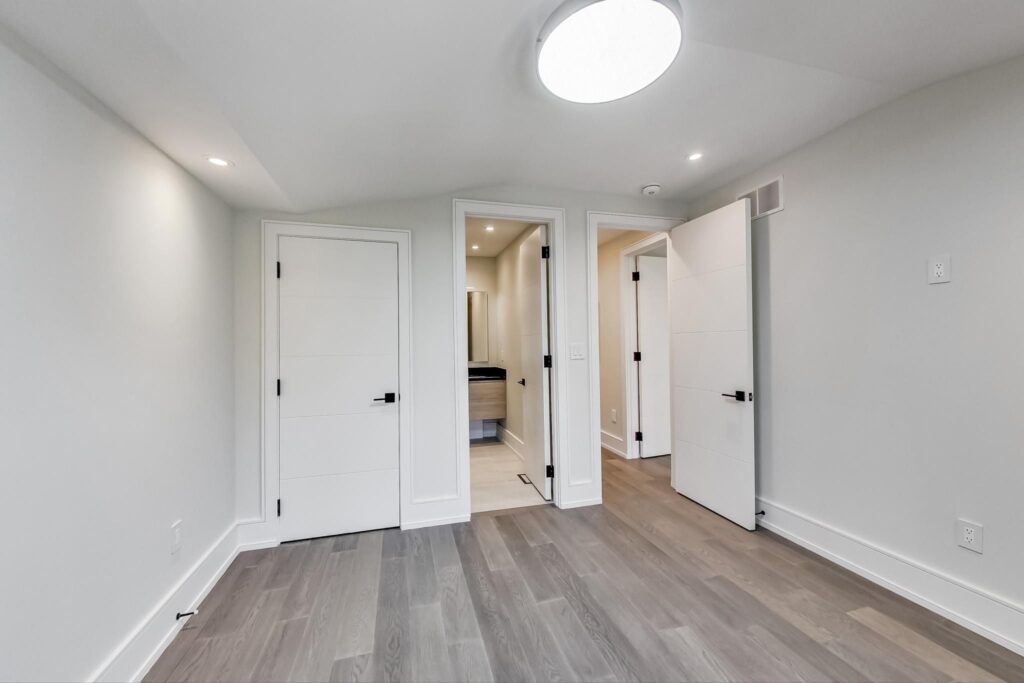 Photo of 72 Vanderhoof Avenue