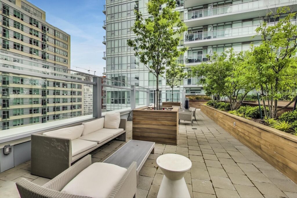 Photo of 89 Dunfield Avenue Suite 2902