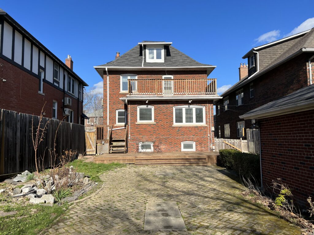 Photo of 904 Avenue Road