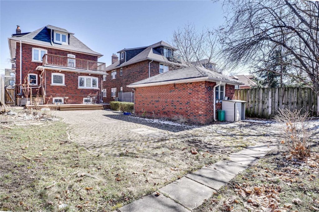 Photo of 904 Avenue Road