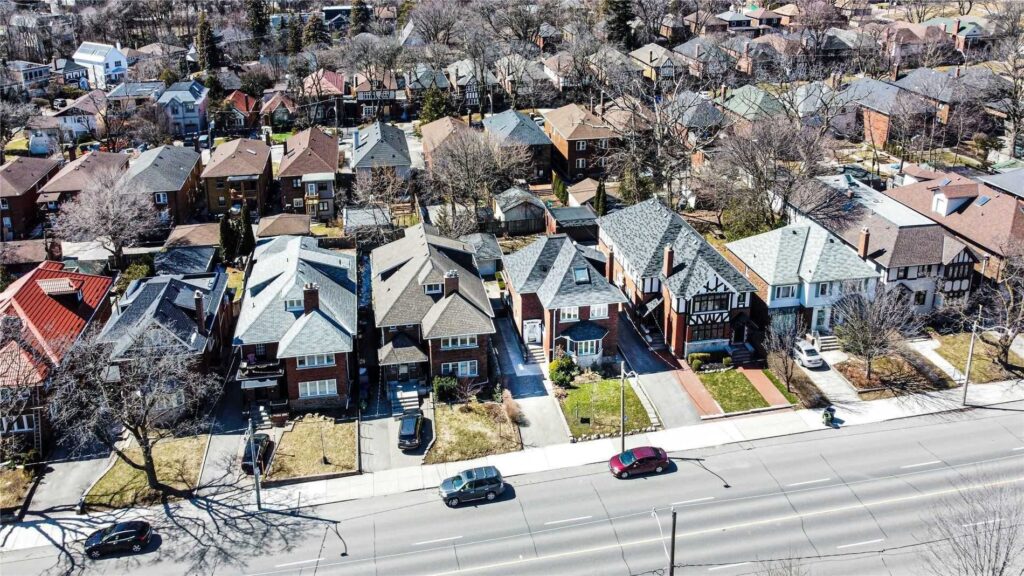 Photo of 904 Avenue Road